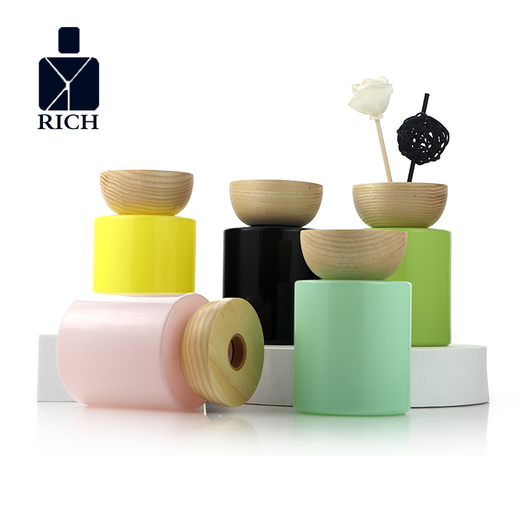 Wholesale Diffuser Bottles With Caps - 150ml Spray Color Glass Diffuser Bottle With Wooden Cap – Zeyuan